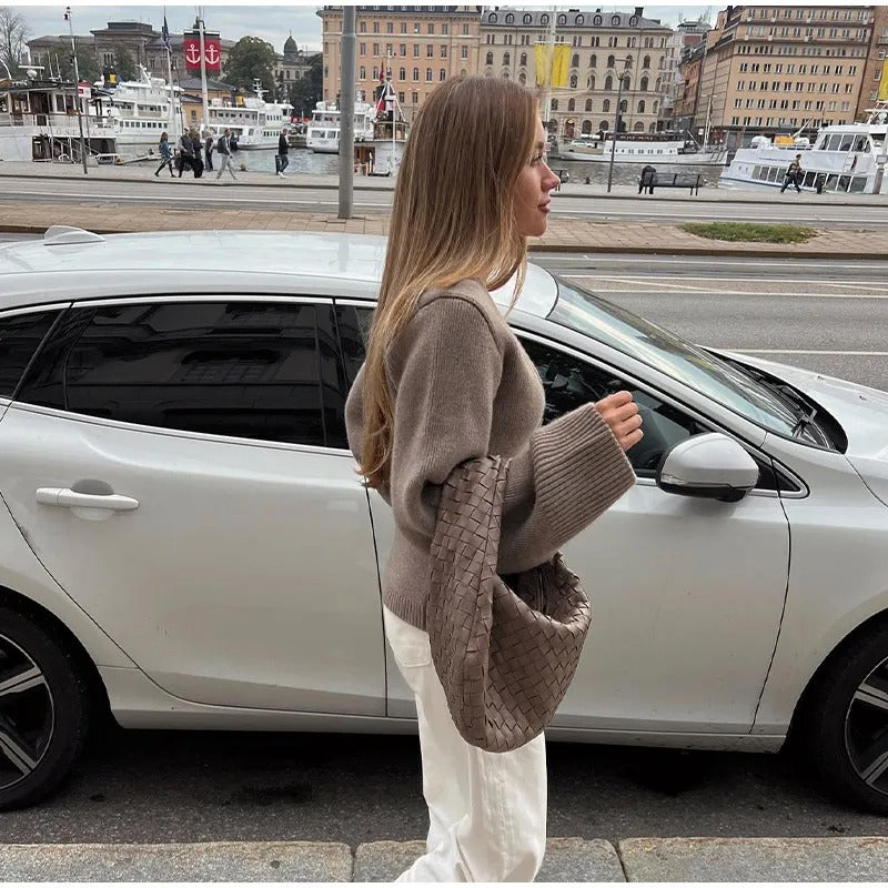 Gemütliche klassische Strickjacke für Damen