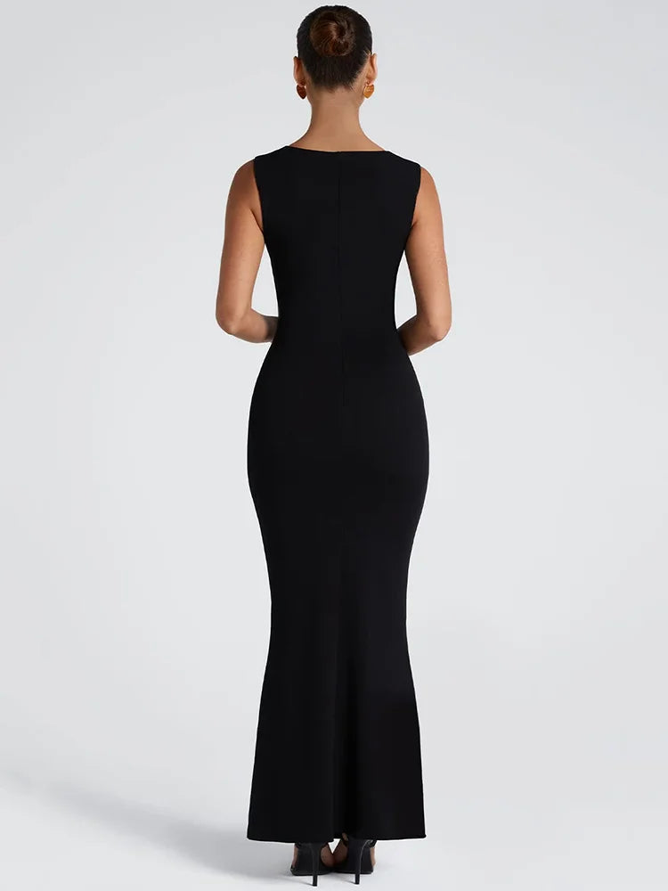 Maxikleid mit quadratischem Ausschnitt, figurbetont, skulpturales Abendkleid