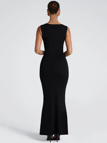 Maxikleid mit quadratischem Ausschnitt, figurbetont, skulpturales Abendkleid