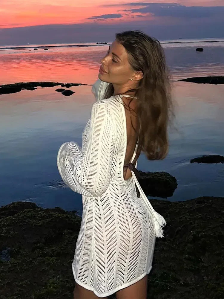 Rückenfreies gehäkeltes Mini-Strickkleid mit langen Ärmeln, transparenter Strandüberwurf