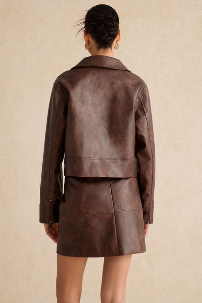 Schickes Lederjacken- und Rock-Set im Motorradstil