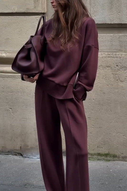 Gemütliches Rollkragen-Sweatshirt und entspannte Hosenset mit Taschen