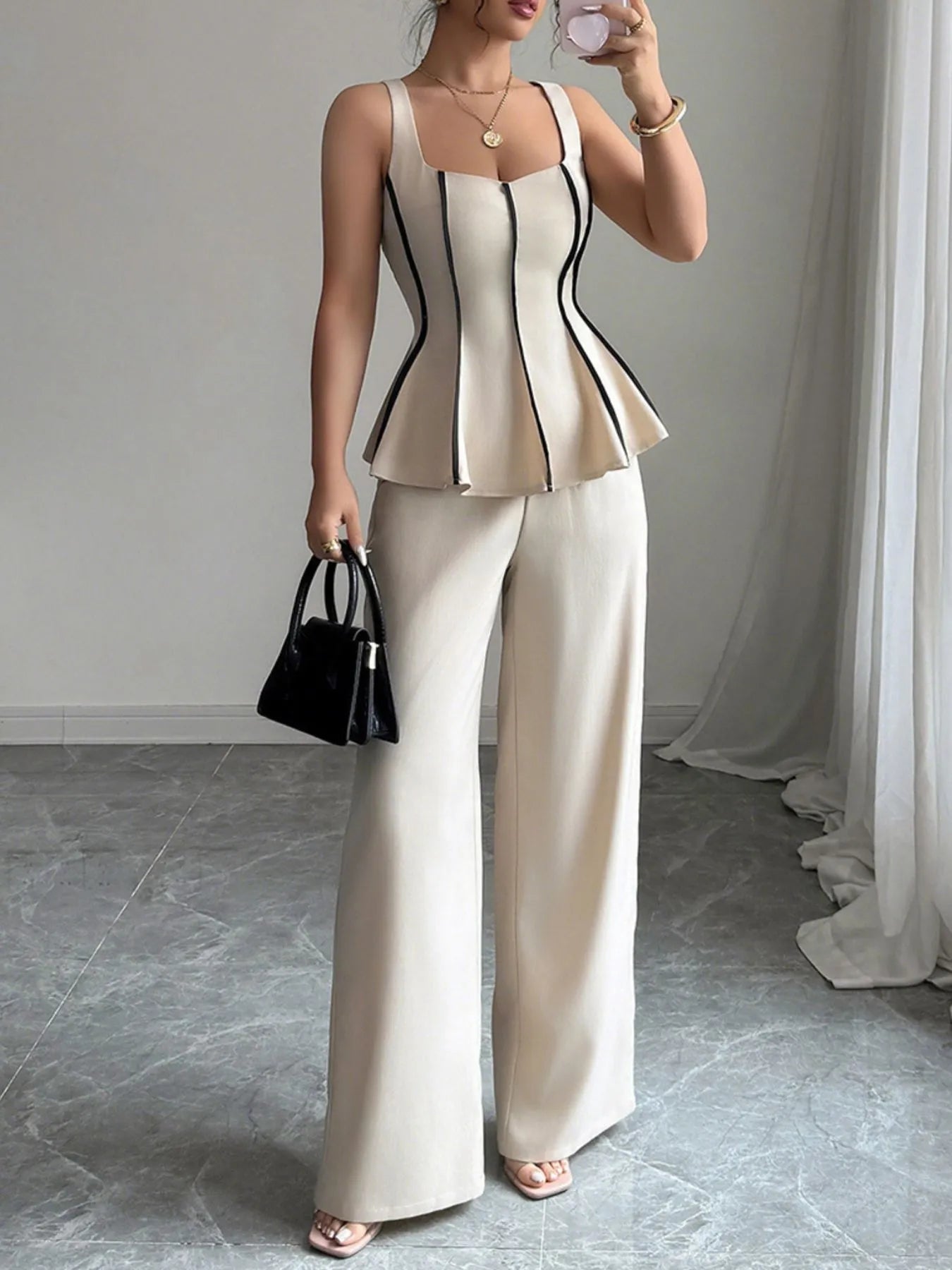 Set aus kurzem Top mit Kontrastpaspel und weitem Hosenbein
