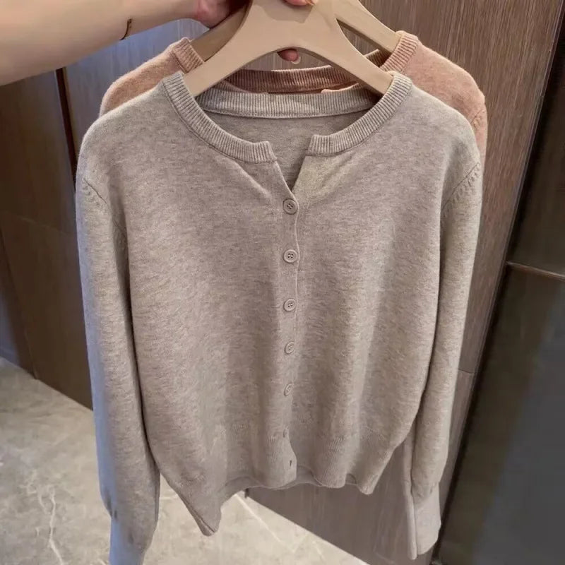 Gemütlicher Grobstrick-Wollcardigan-Pullover