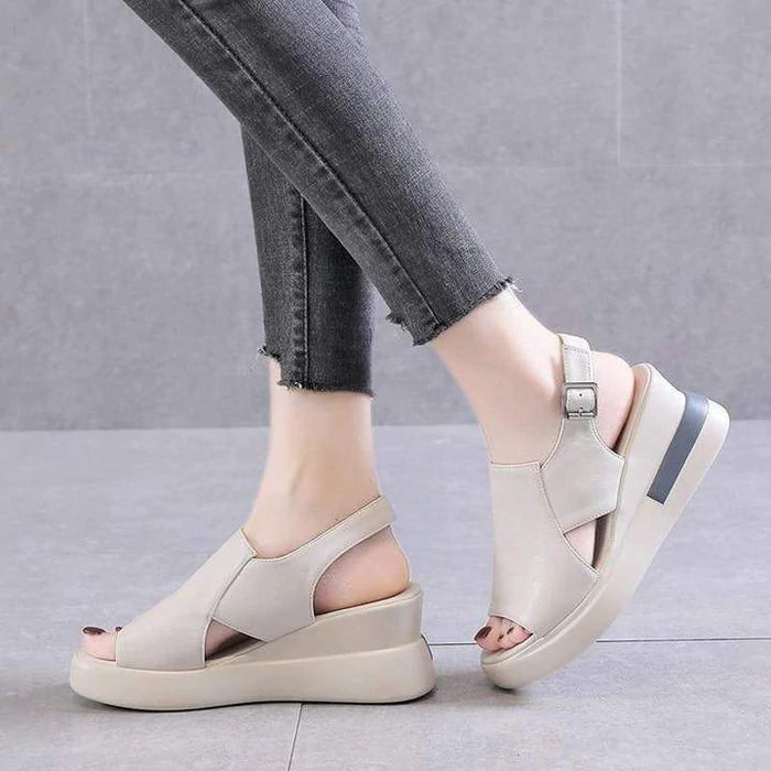 Orthopädische Damensandalen mit Fußgewölbestütze und Komfortdesign