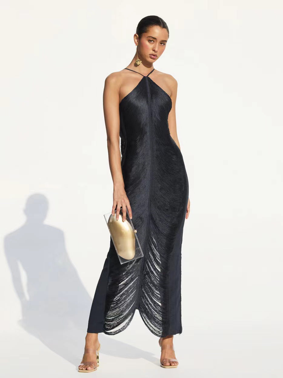 Elegantes langes Damenkleid mit raffiniertem Schlitz und Kragen