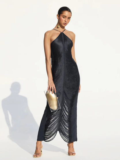 Elegantes langes Damenkleid mit raffiniertem Schlitz und Kragen