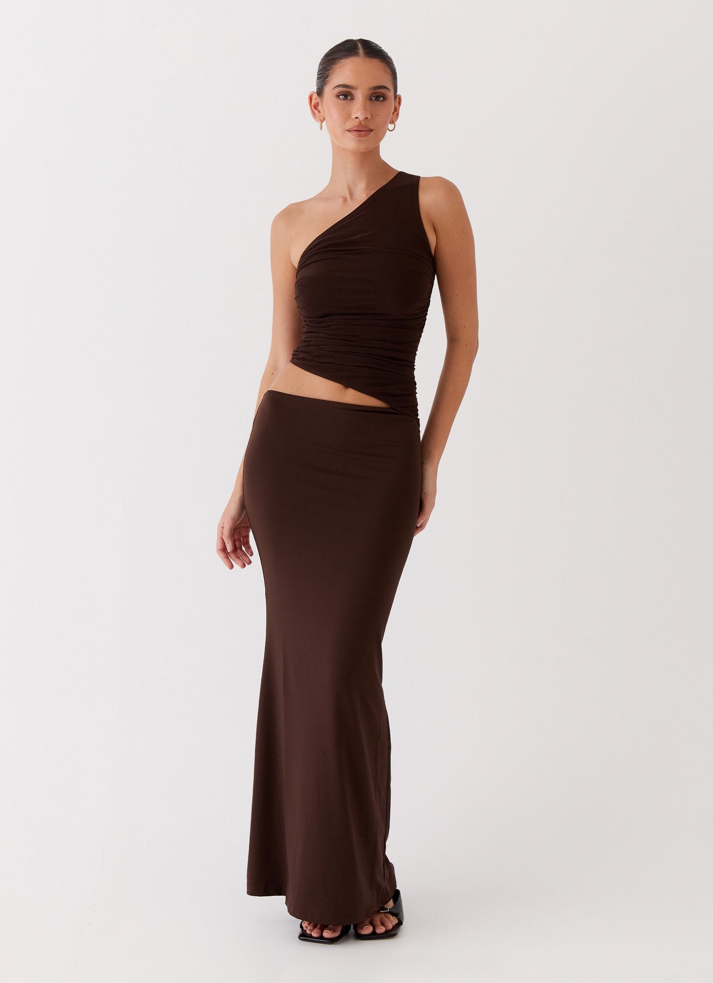 Elegantes Maxikleid für Damen mit One-Shoulder-Design, ideal für Hochzeiten