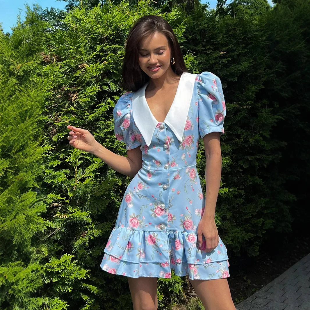 Minikleid mit Puffärmeln und Rüschendetail