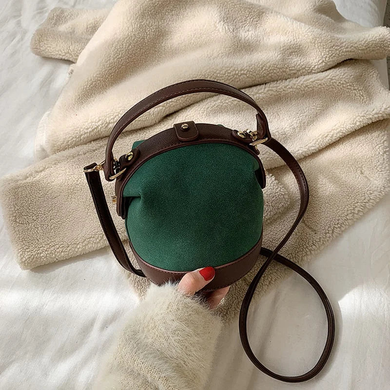Retro Chic Eimer-Schultertasche