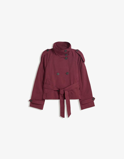 Klassischer leichter Herbst-Trenchcoat
