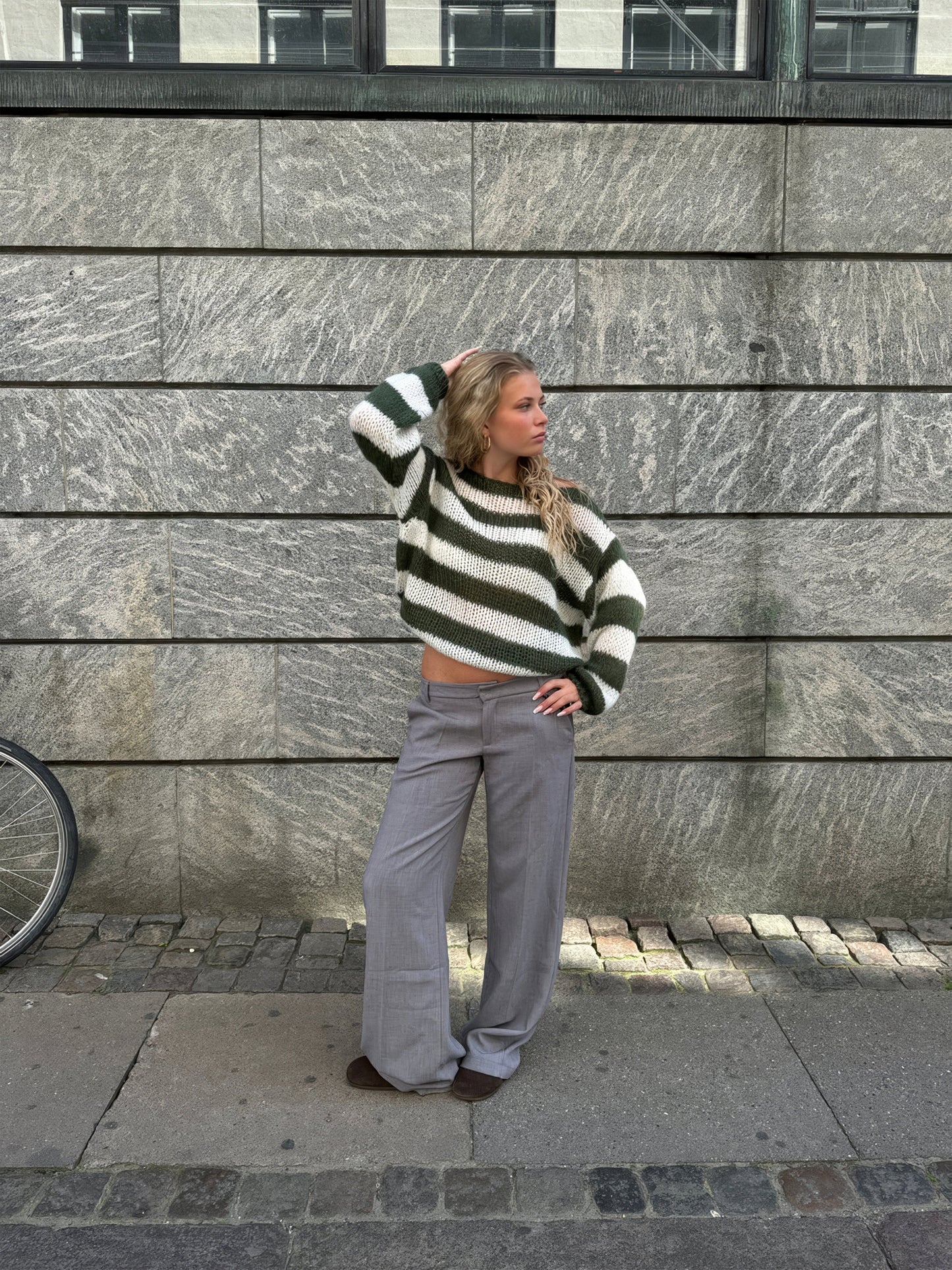 Gemütlicher leichter Strickpullover für lässigen Komfort