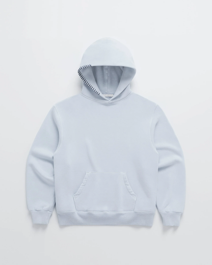 Gemütlicher minimalistischer Kapuzenpullover