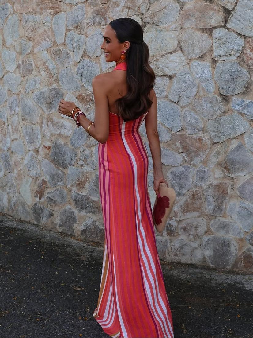 Sommerkleid mit Kreuzhalfter und Streifenmuster im Sonnenuntergangsstil