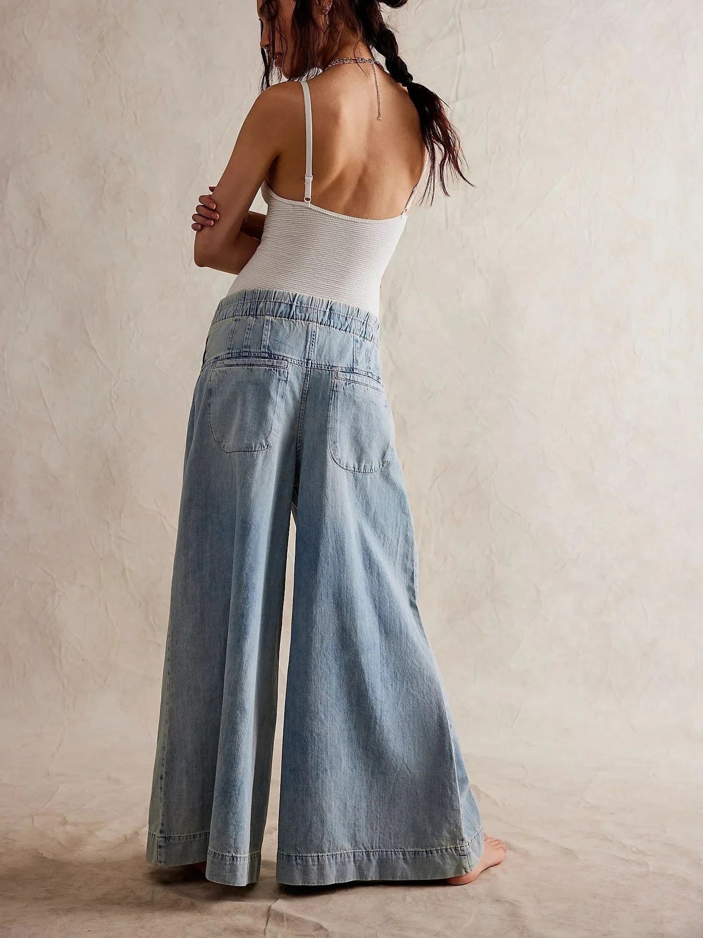 Entspannte Jeans mit weitem Bein
