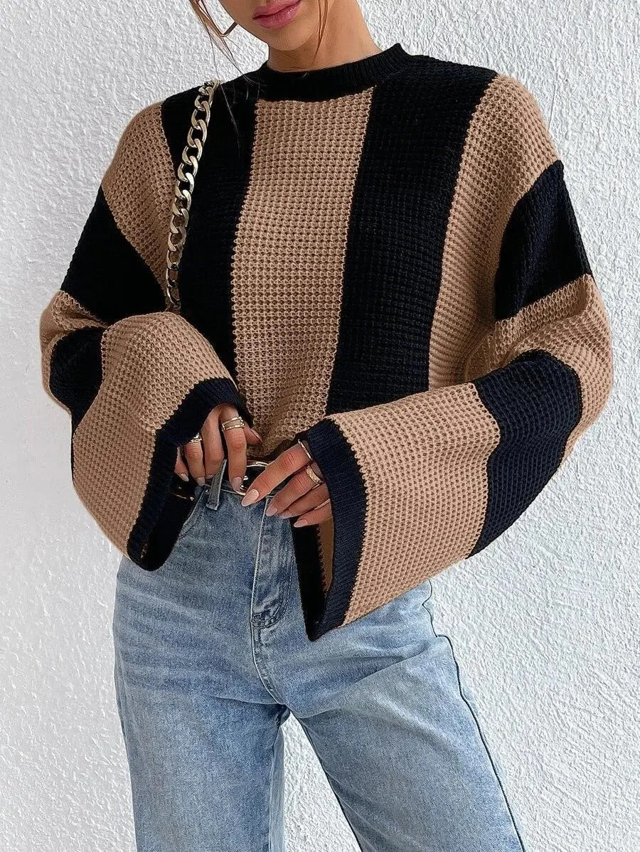 Gemütlicher bicolor Strickpullover mit weiten Ärmeln