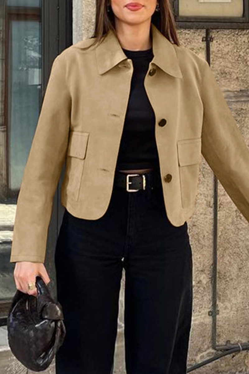 Legere Jacke mit Knopfleiste und umklappbarem Kragen
