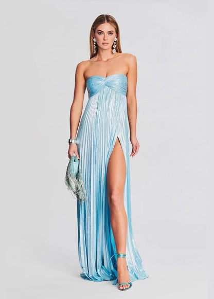 Himmelblaues trägerloses Kleid für Hochzeitsgäste