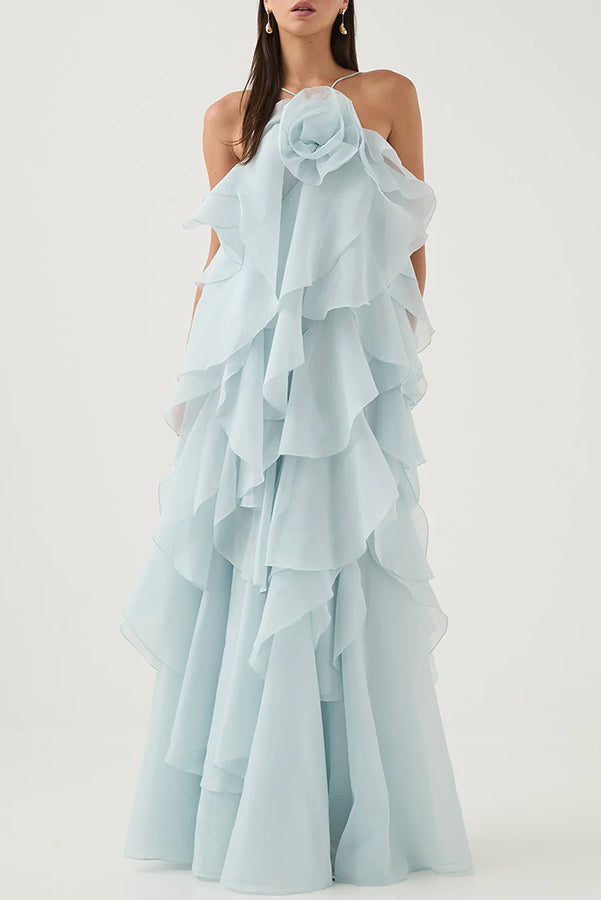 Gestuftes Maxikleid mit Volants, Neckholder und Rosendetail