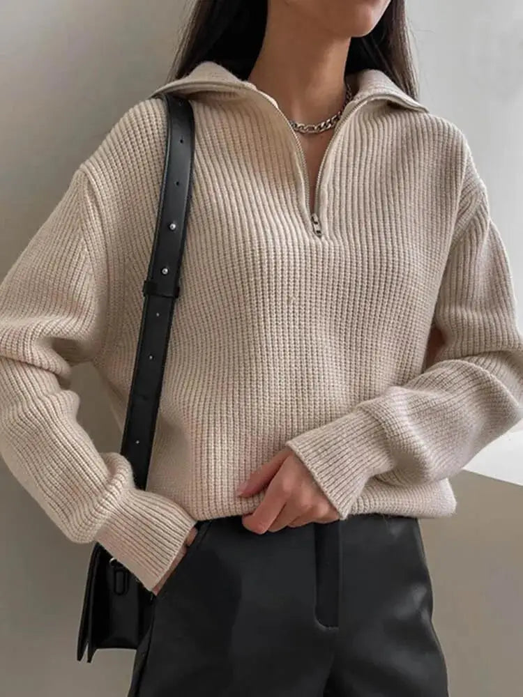 Gemütlicher Grobstrick-Pullover mit Reißverschlusskragen für lässige Wärme