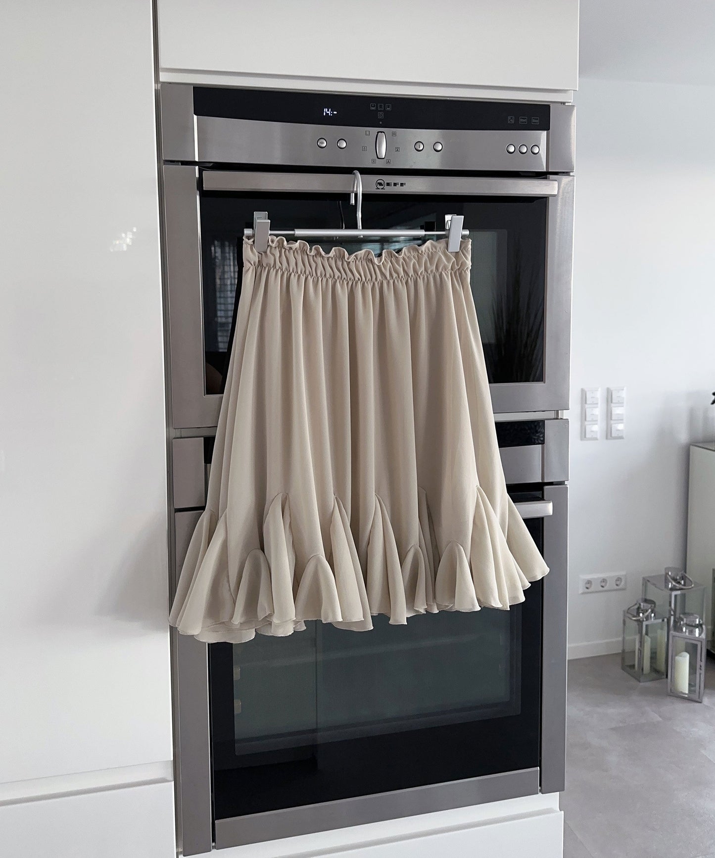 Schickes Beige im Rocker-Stil Kleid