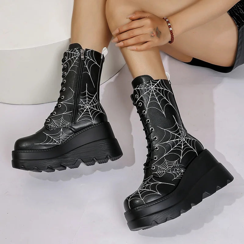 Gothic klobige Plateau-Mid-Calf-Stiefel mit Spinnennetz-Detail