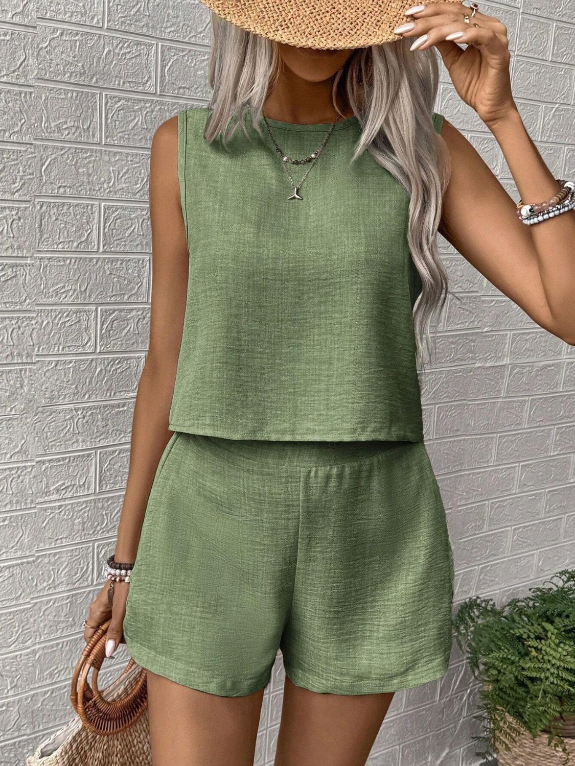 Oli® | Damen Ärmelloses Oberteil mit Rundhalsausschnitt und Shorts Set