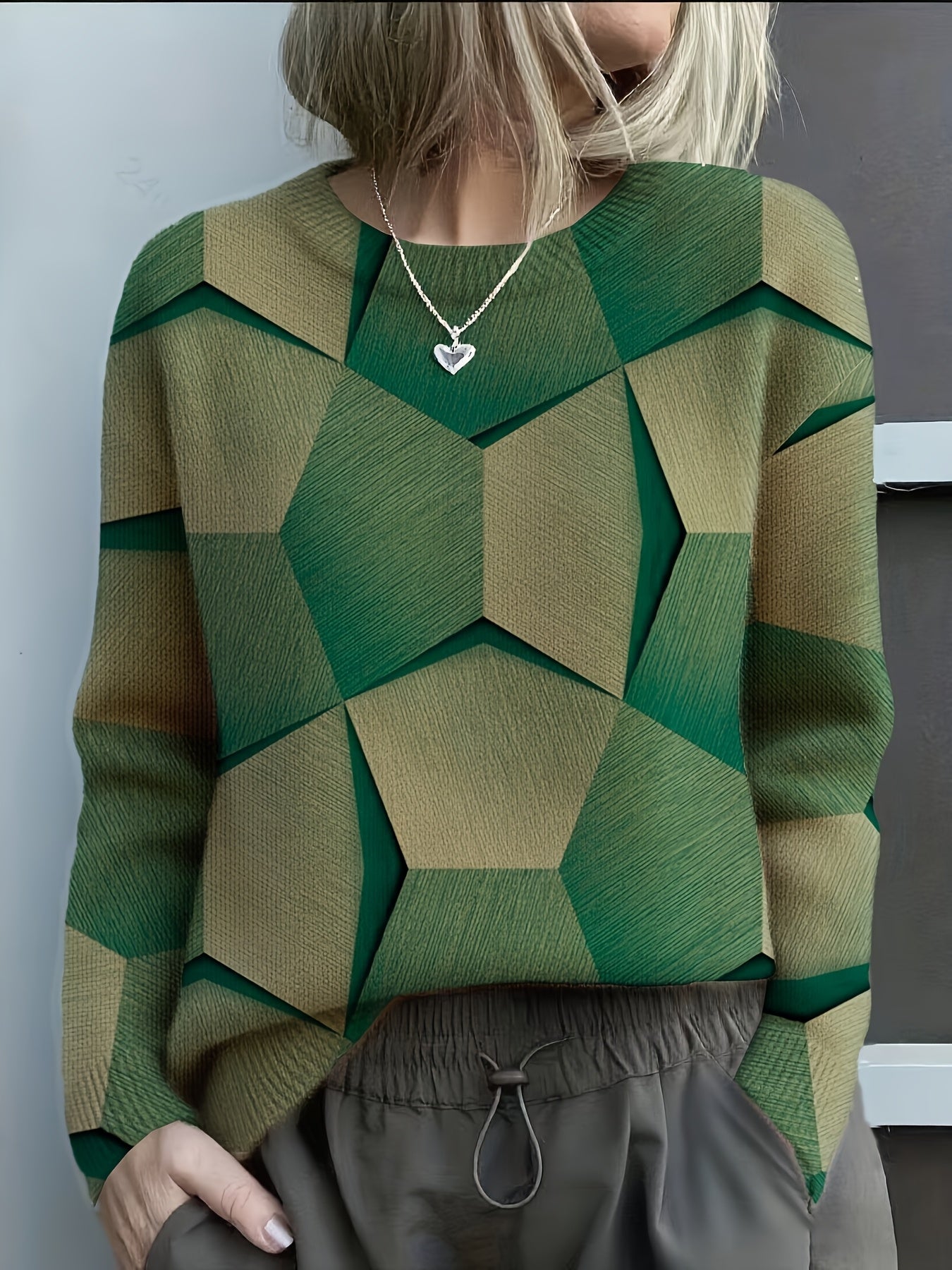 Gemütlicher Strickpullover mit markanten geometrischen 3D-Drucken