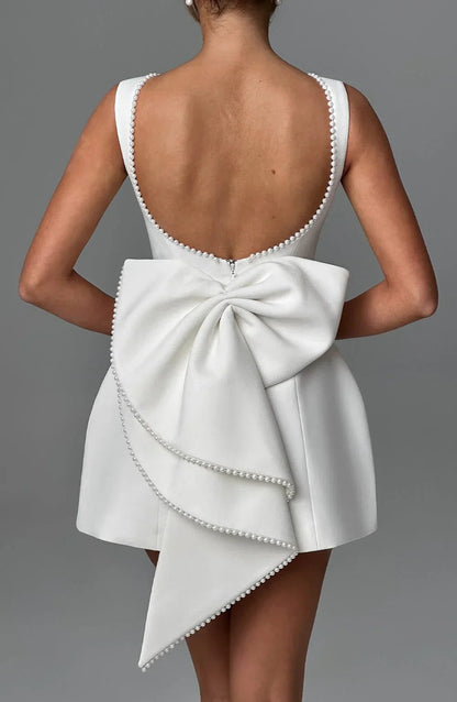 Cocktailkleid für Damen mit Schleifenrücken