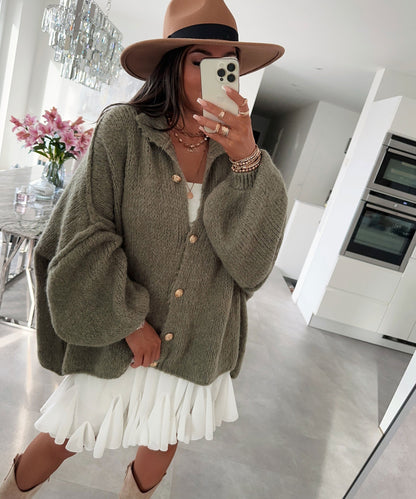 Gemütlicher übergroßer Strickcardigan in sanftem Khaki