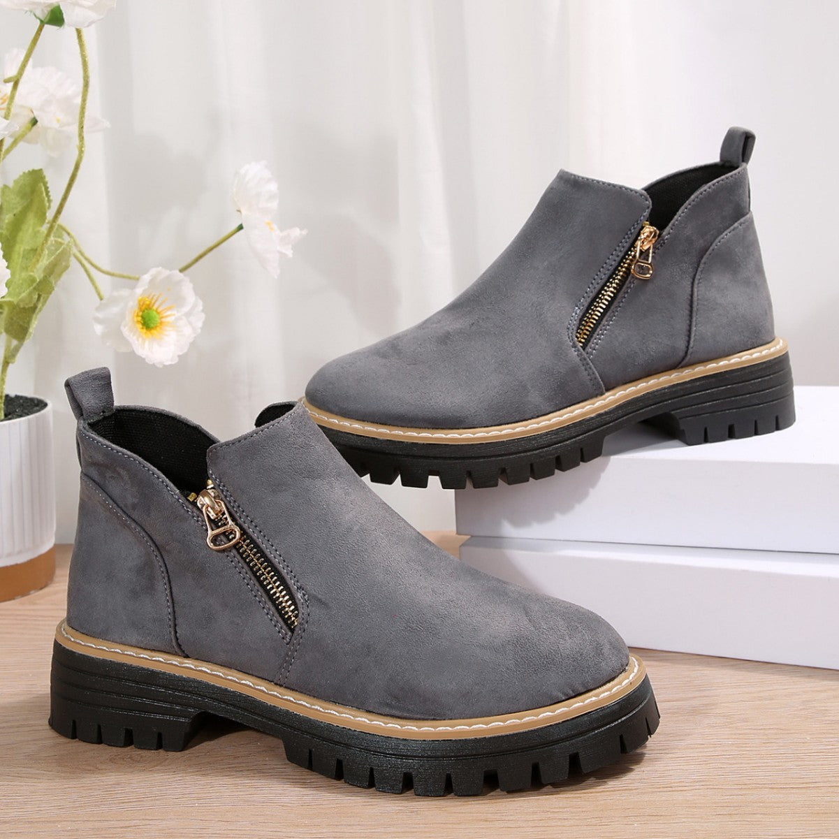 Schicke minimalistische Stiefeletten für Damen