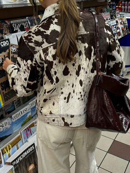 Jacke mit Kuhmuster, Reverskragen und stylischen Druckknöpfen