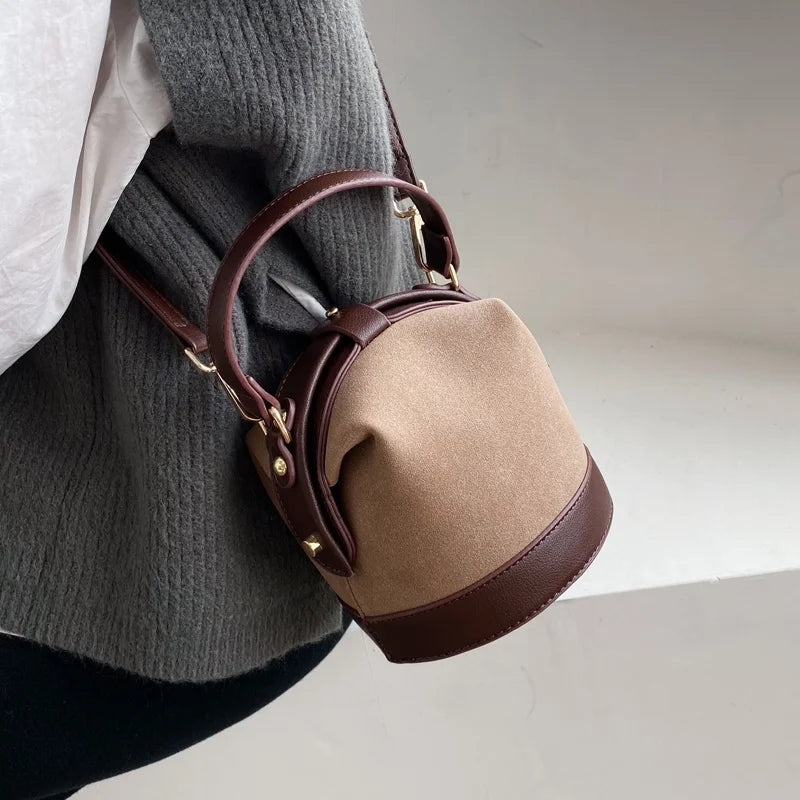 Retro Chic Eimer-Schultertasche