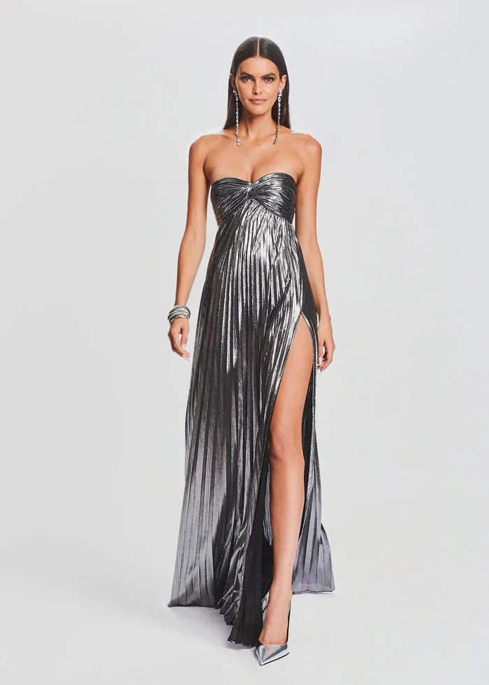 Silbernes trägerloses Kleid für Hochzeitsgäste