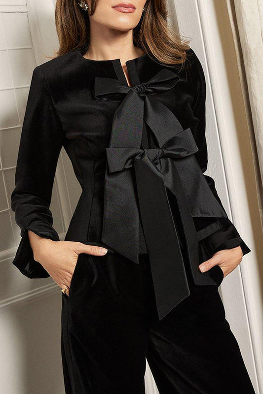Samtjacke mit Schleifendetail und Taillierung aus maßgeschneidertem Taffeta