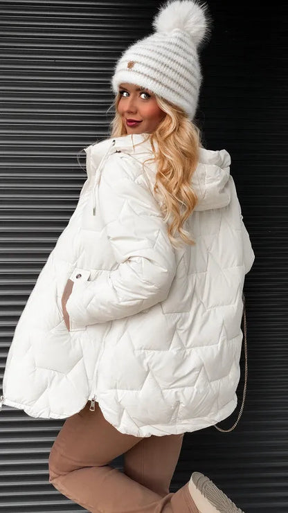 Gemütliche Steppjacke mit Kapuze und Reißverschluss-Akzenten