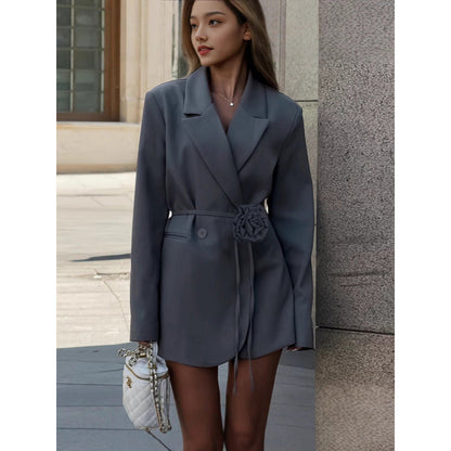 Elegantes Blazer-Kleid mit floralem Gürtel für Damen