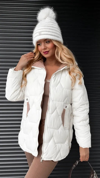 Gemütliche Steppjacke mit Kapuze und Reißverschluss-Akzenten