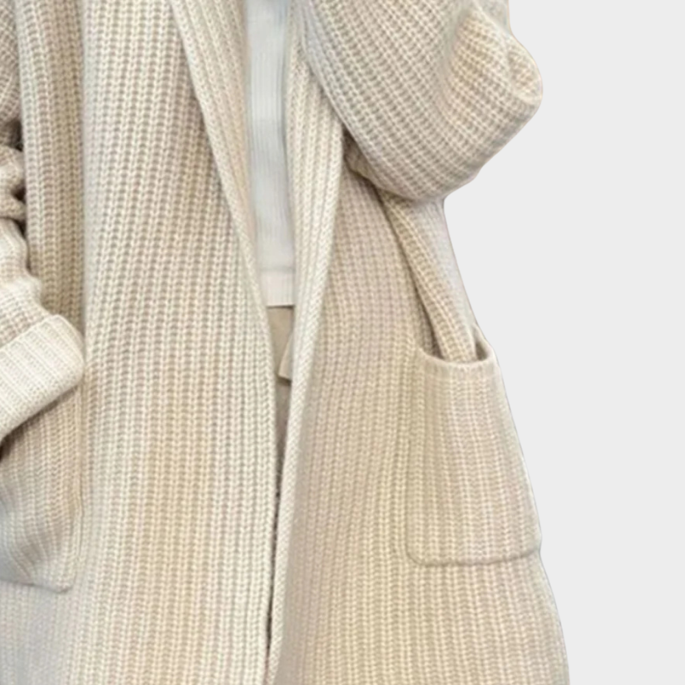 Gemütlicher gestrickter Wollstrickjacke-Pullover