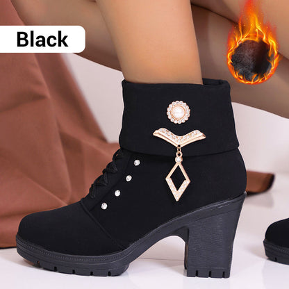Schicke Knöchelhohe Stiefel mit Strasssteinen und klobigem Absatz
