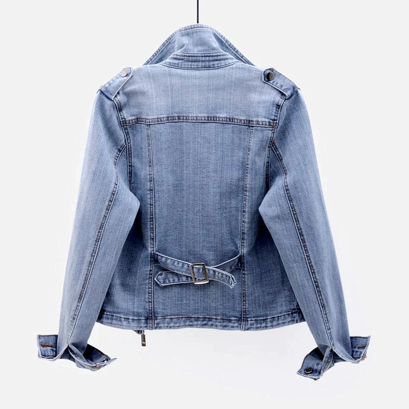 Klassische Jeansjacke mit zeitlosem Fusion-Stil