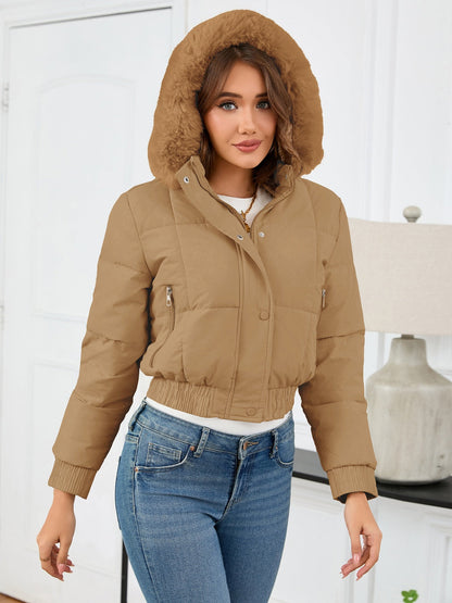 Gemütliche wattierte Winterjacke mit Fellkapuze und Taschen