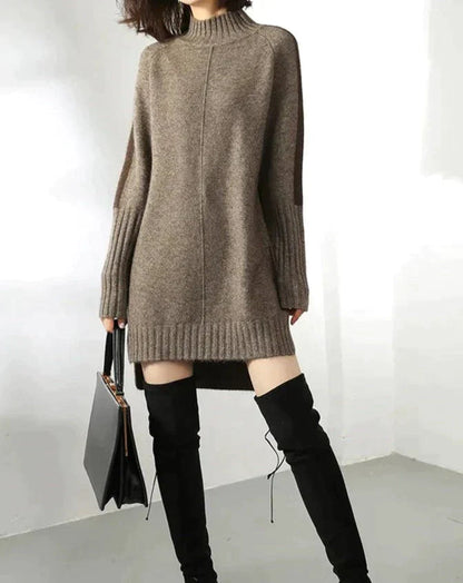 Gemütliches Strickkleid mit Rollkragen