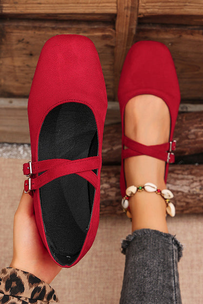 Gespitzte Wildleder-Schnürschuhe mit rundem Zehenbereich