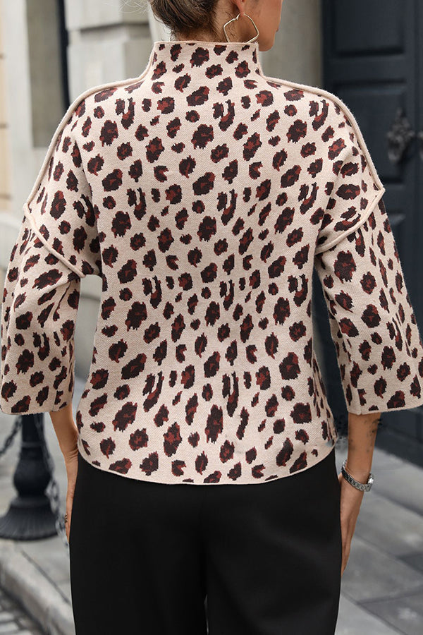 Gemütlicher Strickpullover mit Leopardenmuster und lockerem Rollkragen