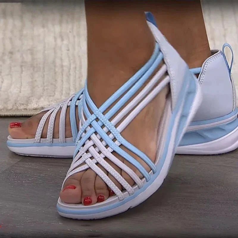 Schicke Keilsandalen mit Knöchelriemen für den Sommerstil