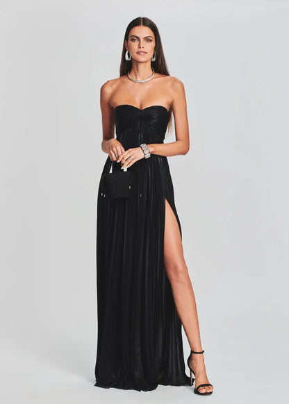 Silbernes trägerloses Kleid für Hochzeitsgäste
