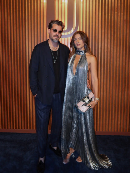 Metallic plissiertes A-Linien-Maxikleid mit Neckholder für Partys