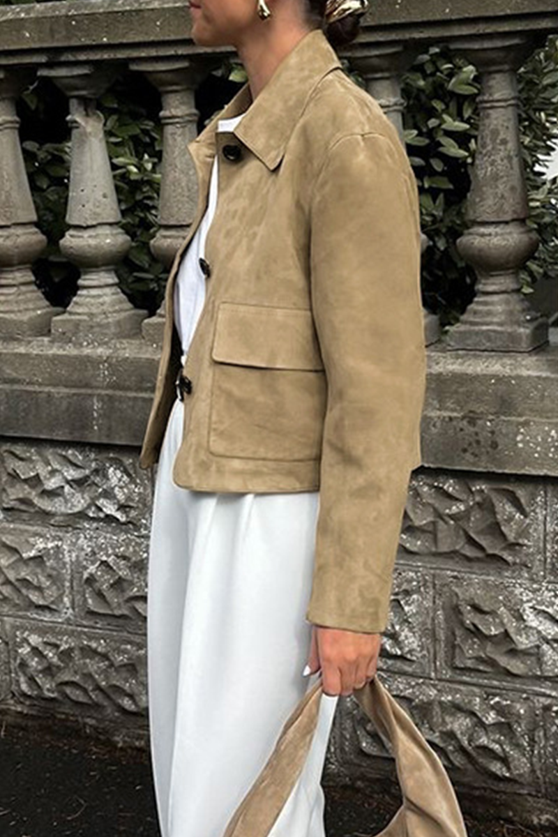 Legere Jacke mit Knopfleiste und umklappbarem Kragen
