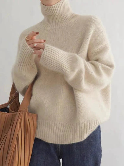 Gemütlicher weicher Strickpullover mit Rollkragen für den Herbst